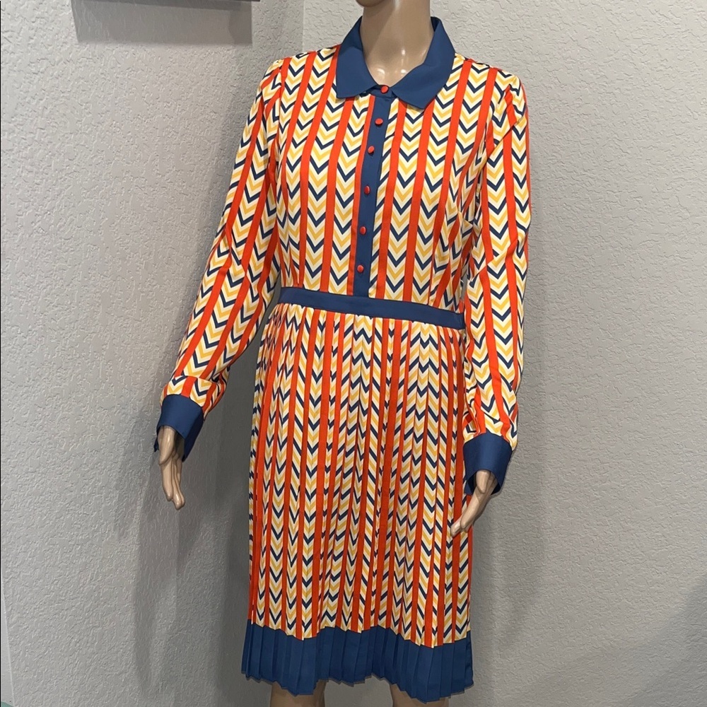 NWOT Vintage Mod Cloth Chevron Patterned Long Sleeve pleated Dress